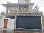 A Beautiful luxury house for sale in athurugiriya
