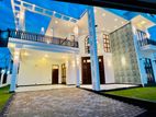 A Fantastics Design Model Upstair 6Br Luxurious House For Sale Negombo