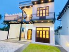 A Luxury Modern House For Sala in Negombo