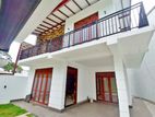 A Luxury Two Storey House In Kahathuduwa 240