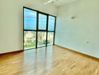 A27483 - 447 Luna Tower 03 Rooms Unfurnished Apartment for Sale