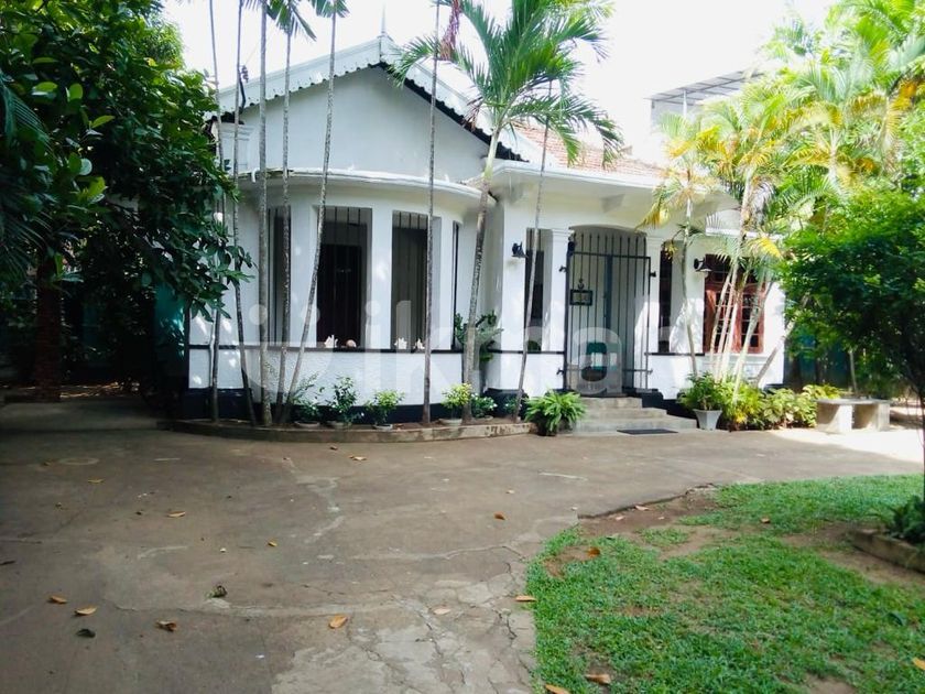 (AFA630) Semi luxury colonial type house for sale dehiwala ikman