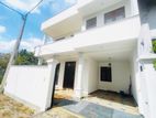 (afa711) 3 Story Luxury House with 6.5 P Sale at Battramulla