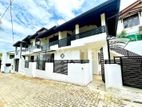 (AFA775) 02 Story House With 7.5 P Sale At Madiwela Kotte