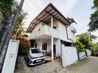 (AFA870) 02 Story Unit house Sale At පිලියන්දල සුවාරපොල