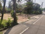 අහුන්ගල්ල – ගාලු පාර අයිනේ වටිනා ඉඩමක් විකිණීමට