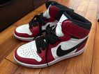 Air Jordan 1 Mid Chicago Red
