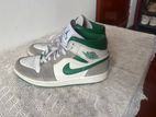 Air jordan1 mid Shoes
