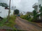 අකුරැස්ස නගරය ආසන්නයේ ඉඩමක්