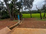 අකුරැස්ස පරදූව ඉඩම් කැබලි හතක් විකිනීමට