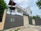 Almost Brand New 3 Story House - Walking Distance to High Level Road