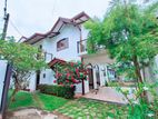 Almost New 5 Bedrooms House for sale in Maharagama Arawwala