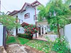 Almost New 5 Bedrooms House for sale in Maharagama Arawwala