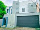 Almost New Modern House for Sale in Piliyandala