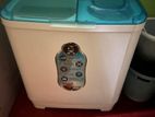 Almost New Singer Washing Machine