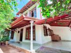 Almost New solid House for sale in Piliyandala Maviththara