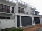 අලුතින්ම ඉදිකරන ලද වටිනා දෙමහල් නිවසක් පොල්ගස්ඕවිටින් විකිනීමට(jb278i9)