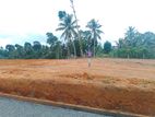 අලුත්වල මීටියාගොඩ පාරට මුහුණලා බිම් කොටස් විකිණීමට