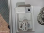 Apple 61 W Power Adapter