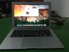 Apple MacBook
