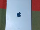 Apple ipad 8 generation 32GB (Used)