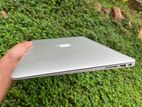 Apple MacBook