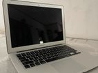 Apple Macbook Air 2017 (13" Inch)