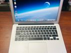 Apple Macbook Air Core i5 (2014)Laptop