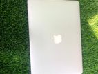 Apple MacBook
