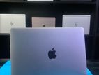 Apple Macbook M5