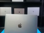 Apple Macbook M5