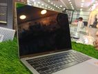Apple MacBook Pro 13 Inch 2018