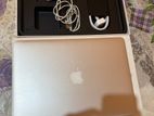 Apple MacBook Pro 13 (New)