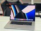 Apple MacBook Pro 2016 + i7 16GB RAM / 256GB SSD - 15 INCH