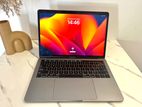 Apple MacBook Pro 2018 - i7 16GB RAM -256GB SSD