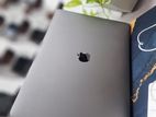 Apple MacBook Pro A1990 15'3 Inches Intel Core i7 16GB Ram 256GB SSD