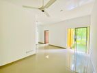 Aprtment for Sale Athurugiriya : Ariyana Resort Apartment