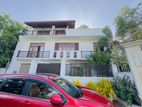 (ARN136) Architecturally Designed Luxury 3 Story House For Rent