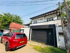 (ARN59) 02 Story House With 6 P Sale At 300 M Battramulla Junction