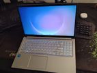 ASUS Vivobook 15