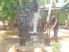 අත් පොම්ප ක්‍රමයට ජලය ලබා දිම - Gampola