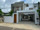 Athurugiriya 03-Story House for Sale (Ref:H2168)