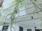 Athurugiriya : 4BR (9P) Modern Luxury house for Sale