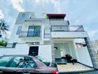 Athurugiriya Two-Story House with Rooftop for Sale