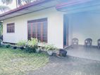 අතුරුගිරිය, ගල්වරුසාව පාරේ පිහිටි නිවසක් විකිණීමට ඇත. (ID : ATHU043S)