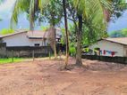 අතුරුගිරිය – කහන්තොට පාරෙන් පර්චස් 22ක වටිනා ඉඩමක් විකිණීමට