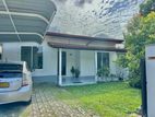 🏡අතුරුගිරිය නගරයට පයින් යන දුරින් නිවසක් විකිණීමට/ RU 15180