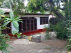 අතුරුගිරිය නිවසක් සහිත ඉඩමක් විකිනිමට ඇත