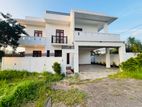 අතුරුගිරියේ අලුත්ම නිවසක් විකිණීමට ඇත