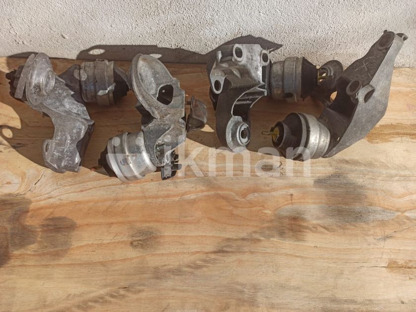 Audi A4 Engine Mounts in Pannipitiya ikman